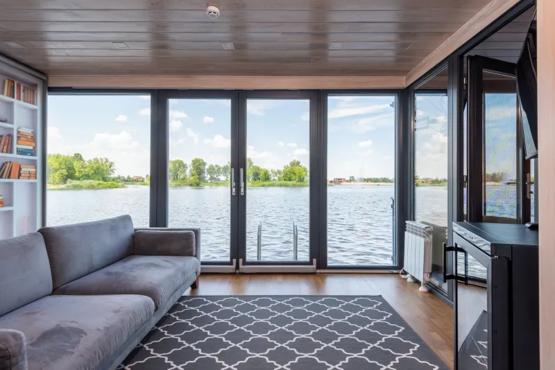Command and Contemplation: Crafting the Premier Professional Workspace Within a Waterfront Estate